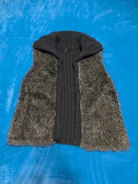 Cozy Mirage Faux Fur Knit Vest 🐺🤍 Charcoal & Taupe Dream